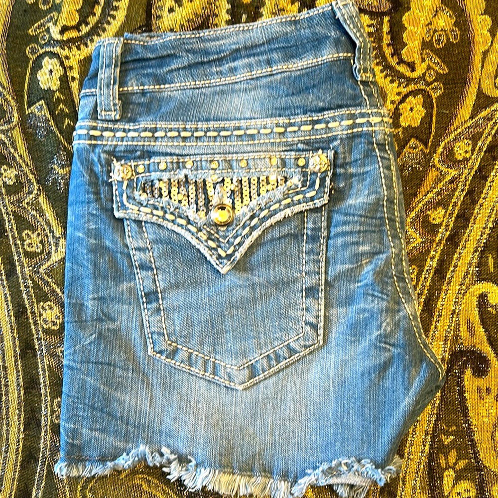 Miss Me NWOT 30 Stars & stripes Blue Jeans shorts with Distressed Vintage Look - Picture 5 of 15